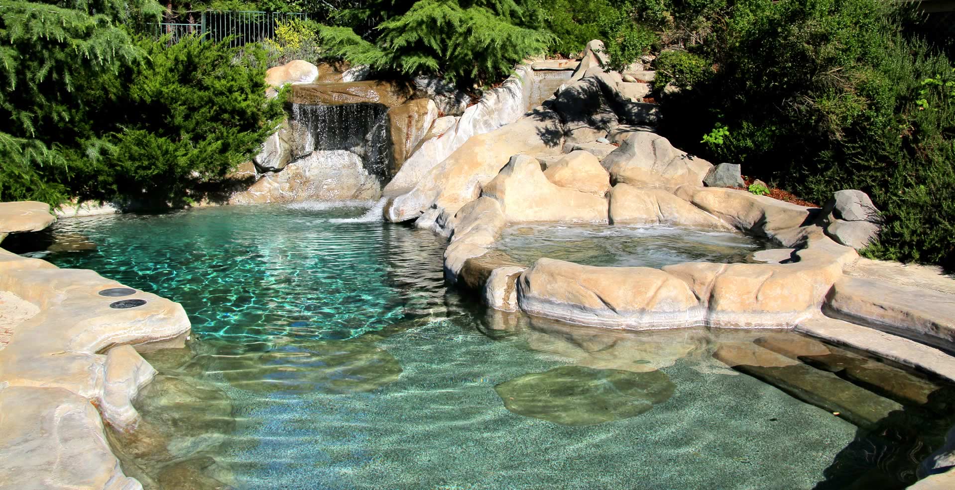 Bella Vista Inn swimming pool with beautiful waterfall